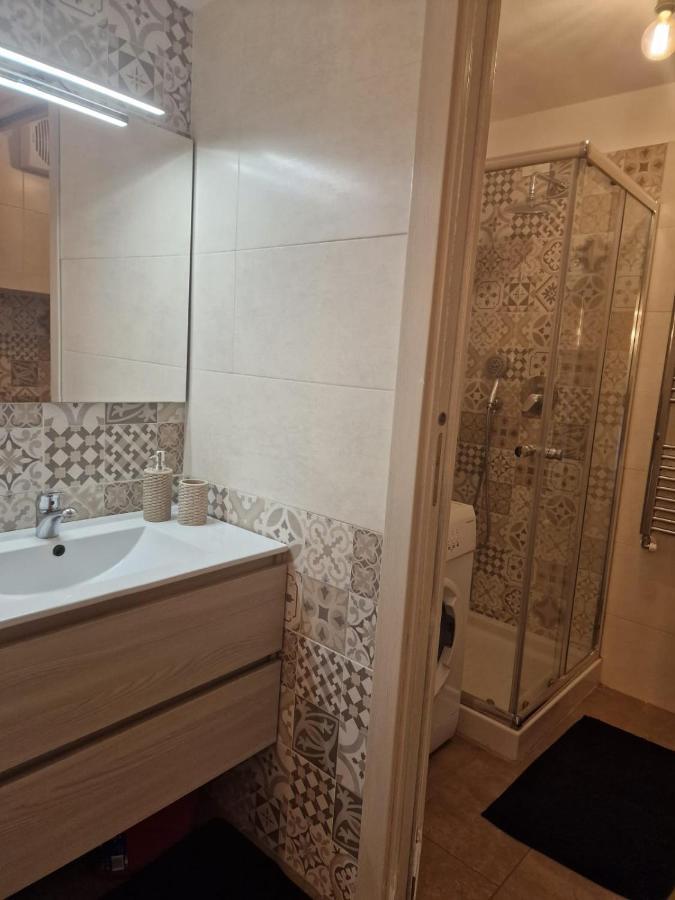 Appartement Regina Milano In Porta Romana 2 - Sky Tv, Wifi E Breakfast Box Extérieur photo